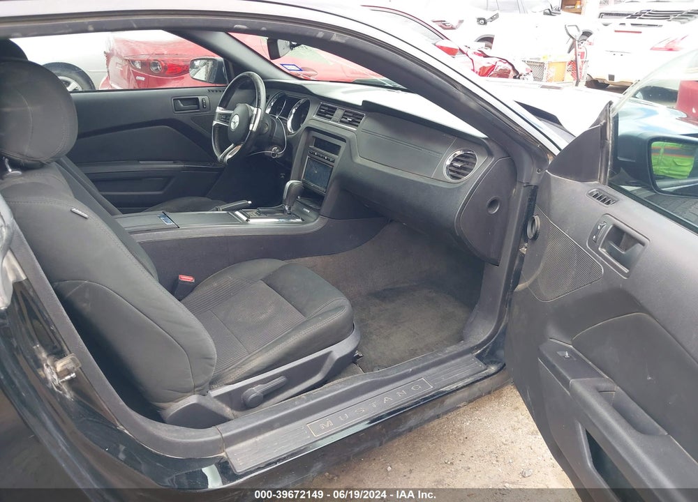 2014 FORD MUSTANG V6 VIN: 1ZVBP8AMXE5328974