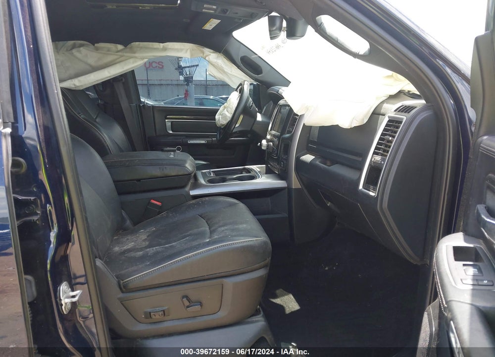 2017 RAM 1500 LIMITED  4X2 5'7 BOX VIN: 1C6RR6PTXHS861077