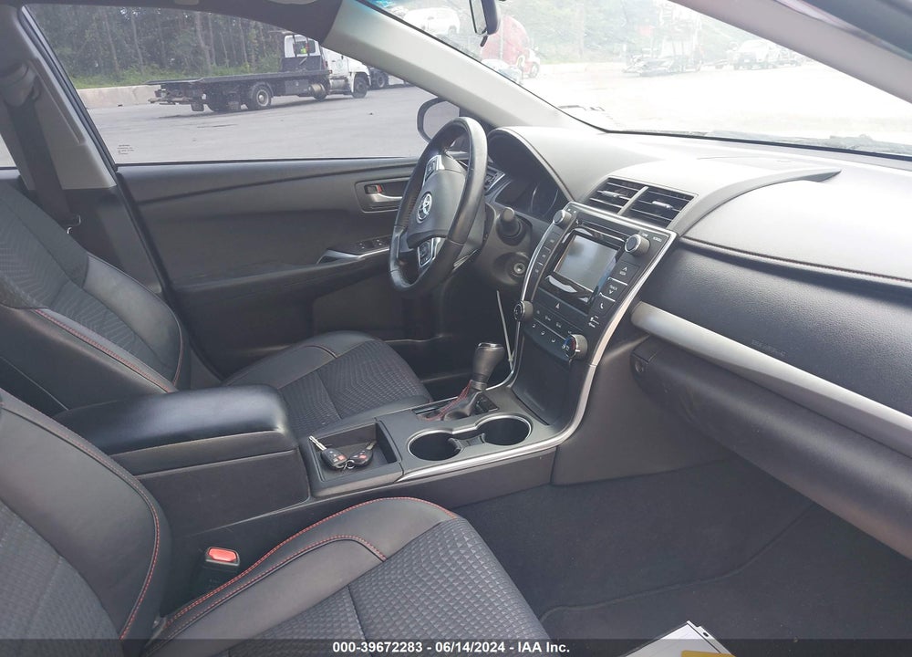 2015 TOYOTA CAMRY SE VIN: 4T1BF1FK9FU050687
