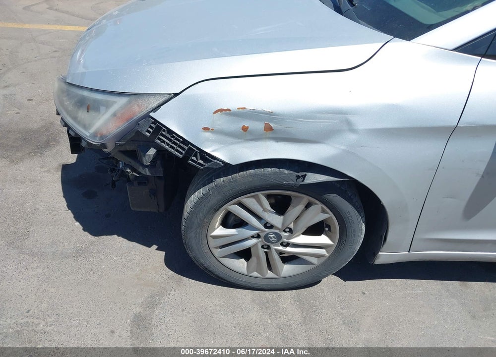 2019 HYUNDAI ELANTRA SEL VIN: 5NPD84LF1KH485904