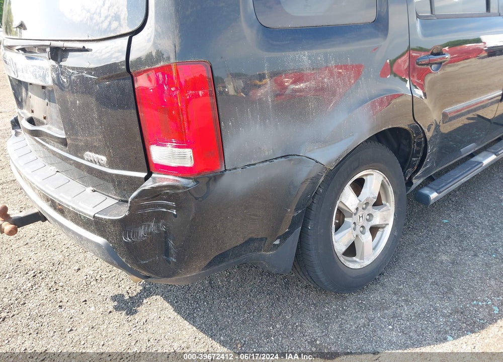 2011 HONDA PILOT EX-L VIN: 5FNYF4H73BB041737