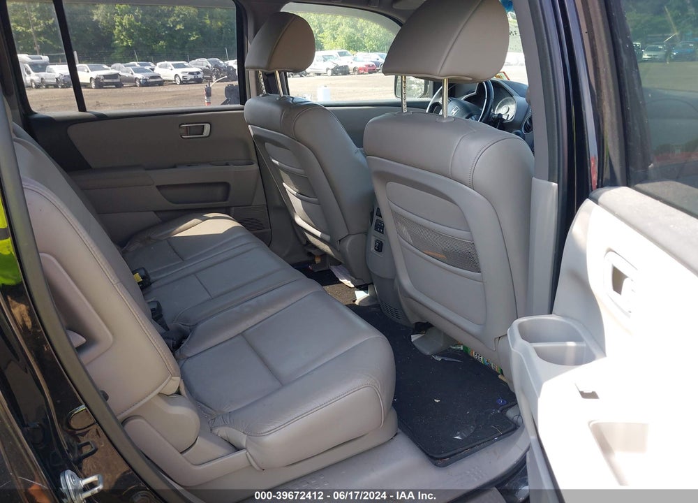 2011 HONDA PILOT EX-L VIN: 5FNYF4H73BB041737