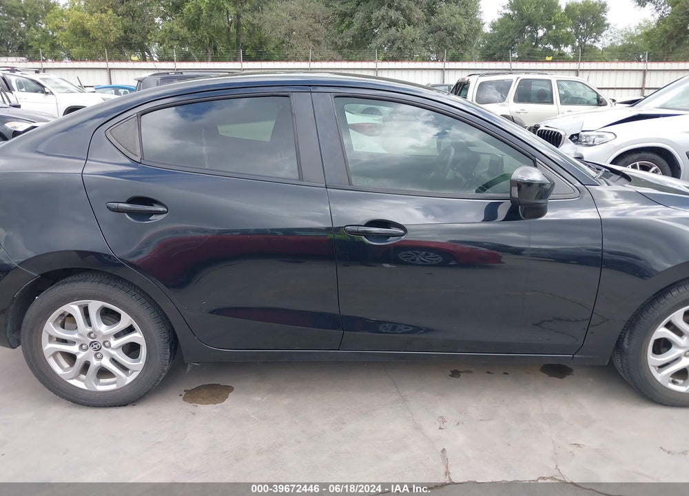 2016 SCION IA VIN: 3MYDLBZV9GY122229