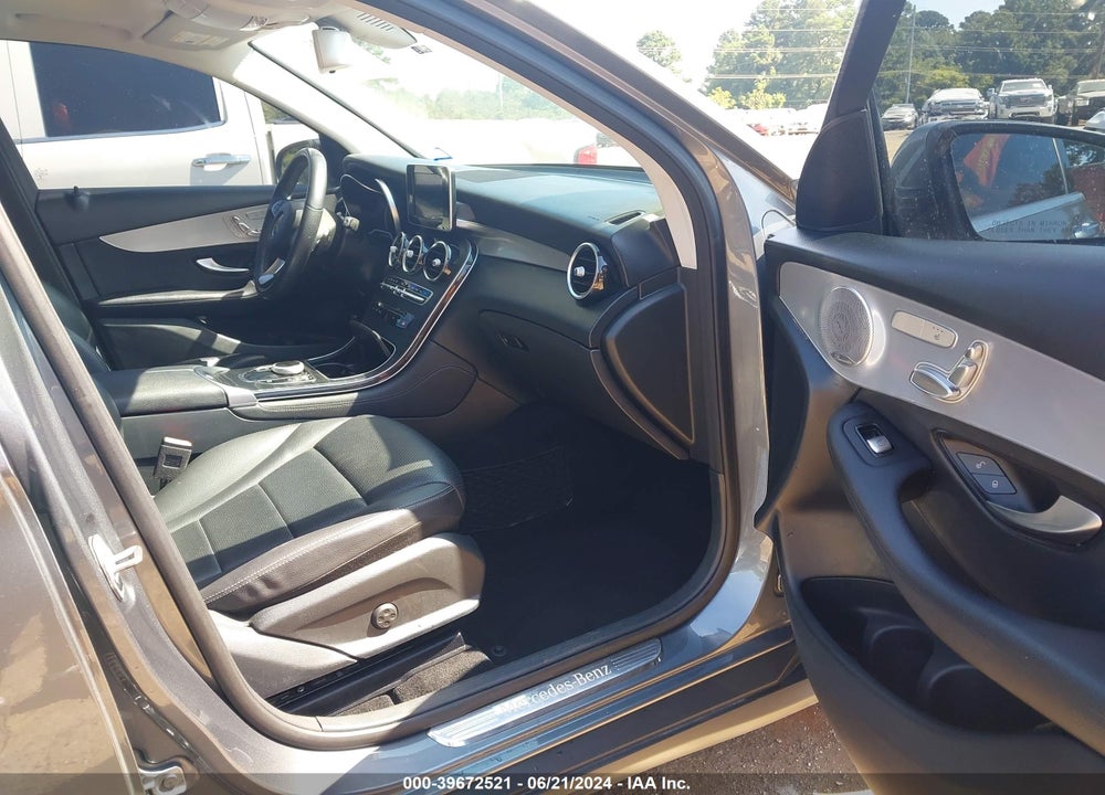 2019 MERCEDES-BENZ GLC 300 VIN: WDC0G4KB7KV182796