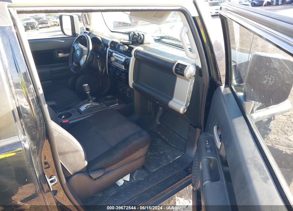 2007 TOYOTA FJ CRUISER VIN: JTEZU11F970004638