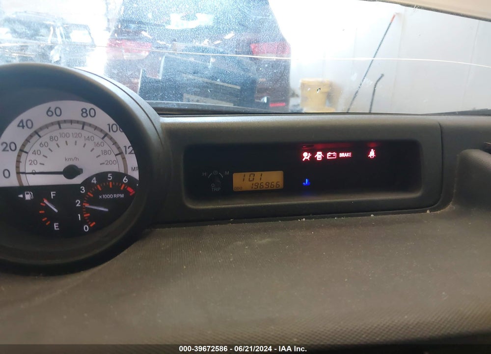 2005 SCION XB VIN: JTLKT334150206424