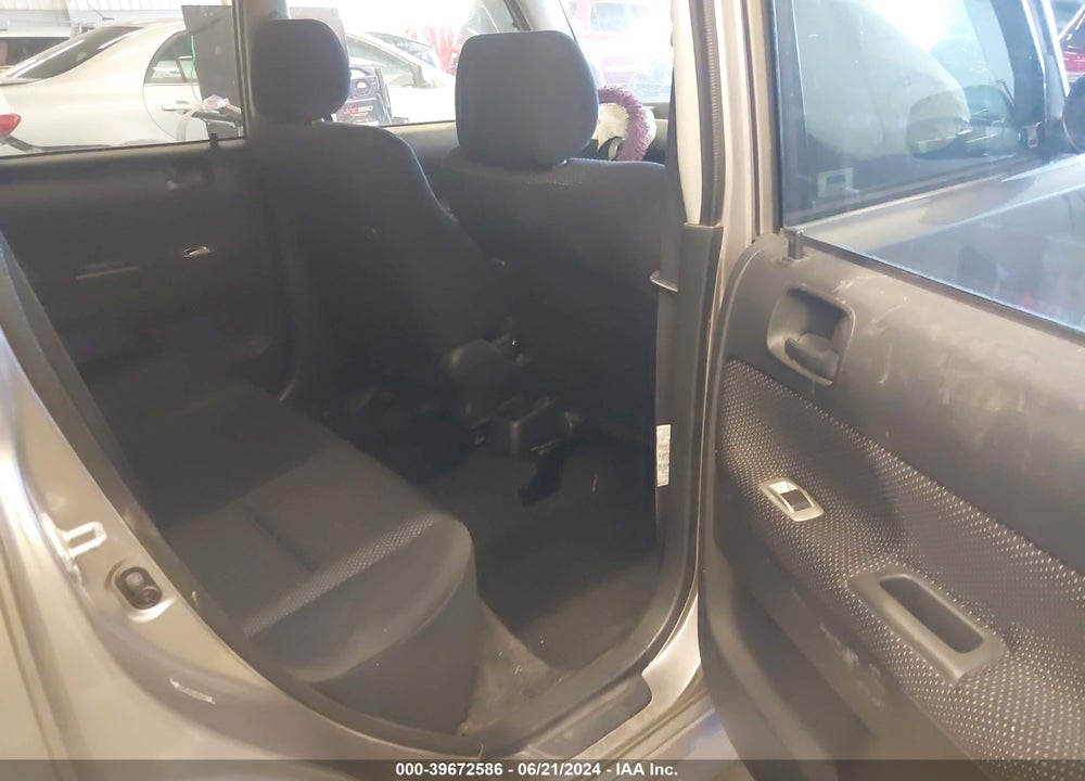 2005 SCION XB VIN: JTLKT334150206424