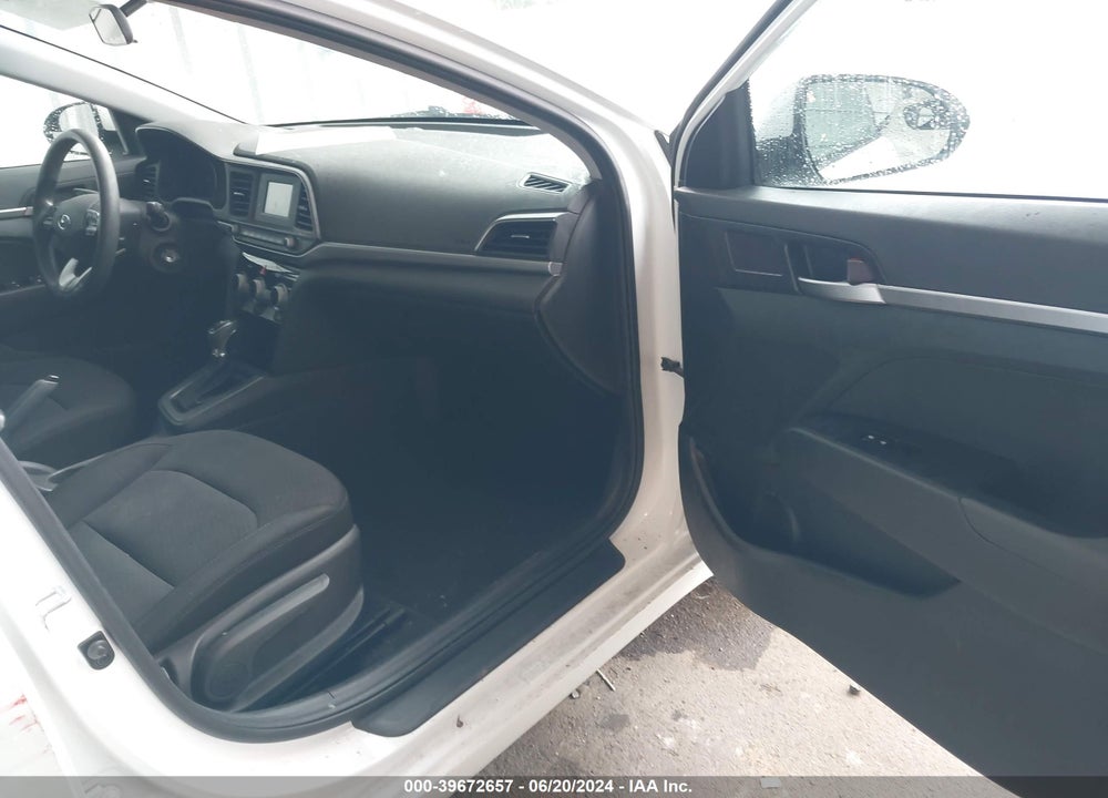 2019 HYUNDAI ELANTRA SE VIN: 5NPD74LF9KH476094