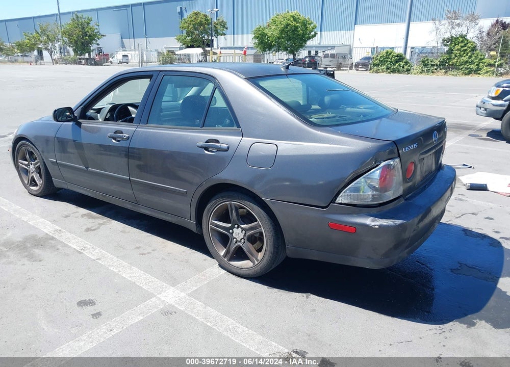 2001 LEXUS IS 300 VIN: JTHBD182810032865
