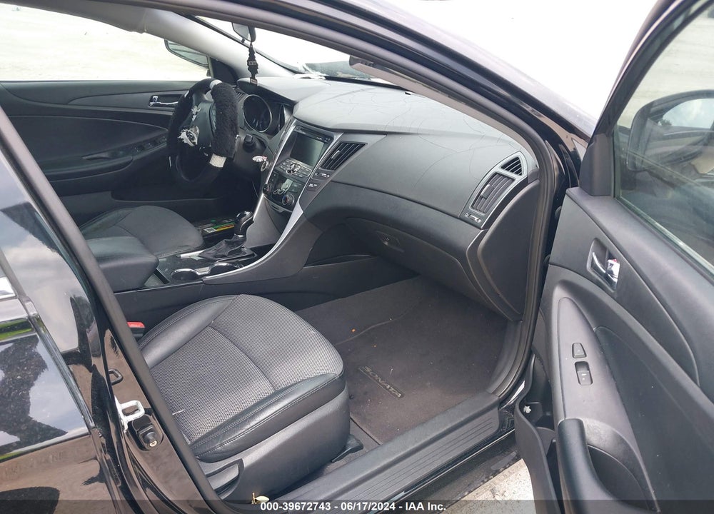 2011 HYUNDAI SONATA SE VIN: 5NPEC4AC6BH130996