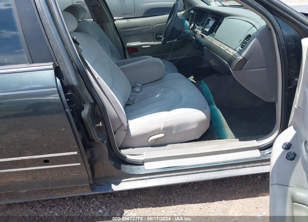 1999 FORD CROWN VICTORIA VIN: 2FAFP73W4XX166733