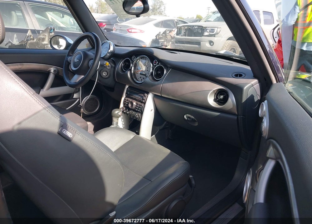 2007 MINI COOPER S VIN: WMWRH33507TL94209