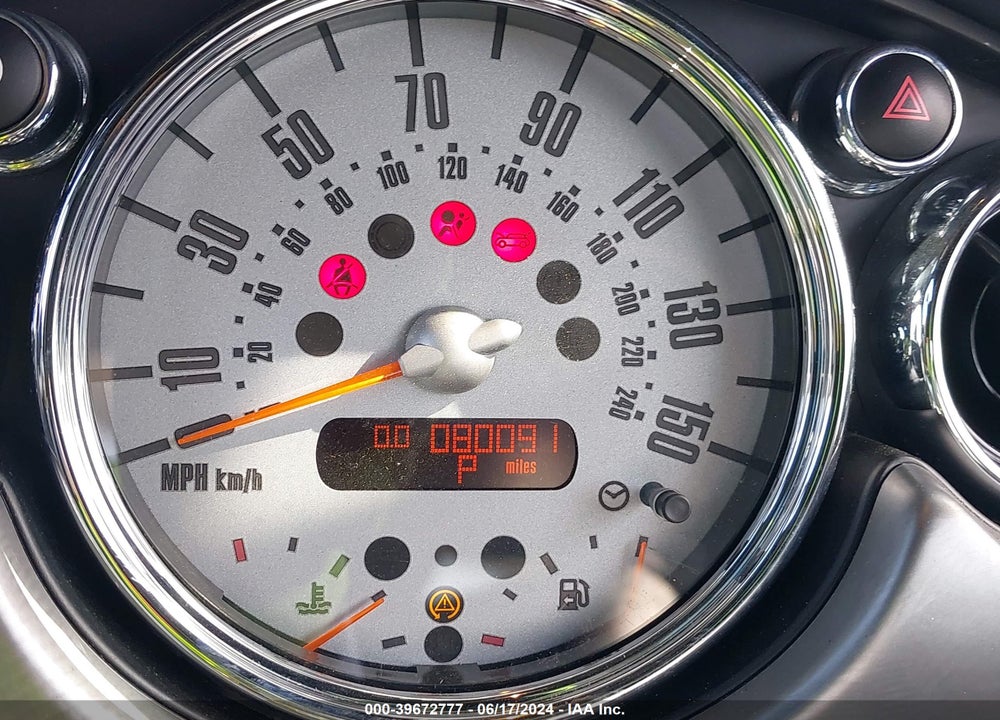 2007 MINI COOPER S VIN: WMWRH33507TL94209