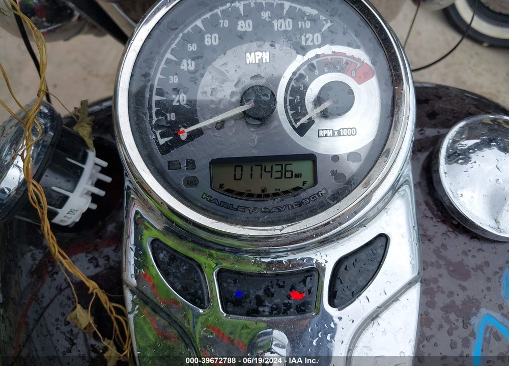 2010 HARLEY-DAVIDSON FLSTC VIN: 1HD1BW517AB024903
