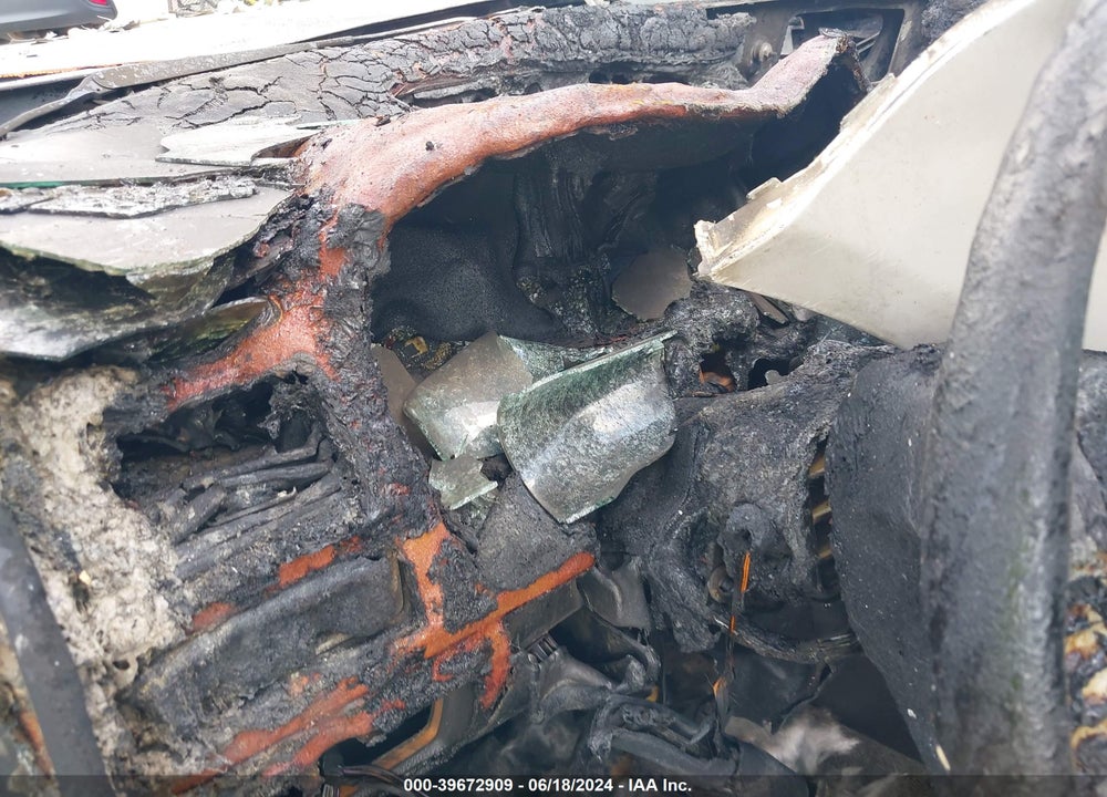 2011 FORD FUSION VIN: 3FAHP0KC1BR201064