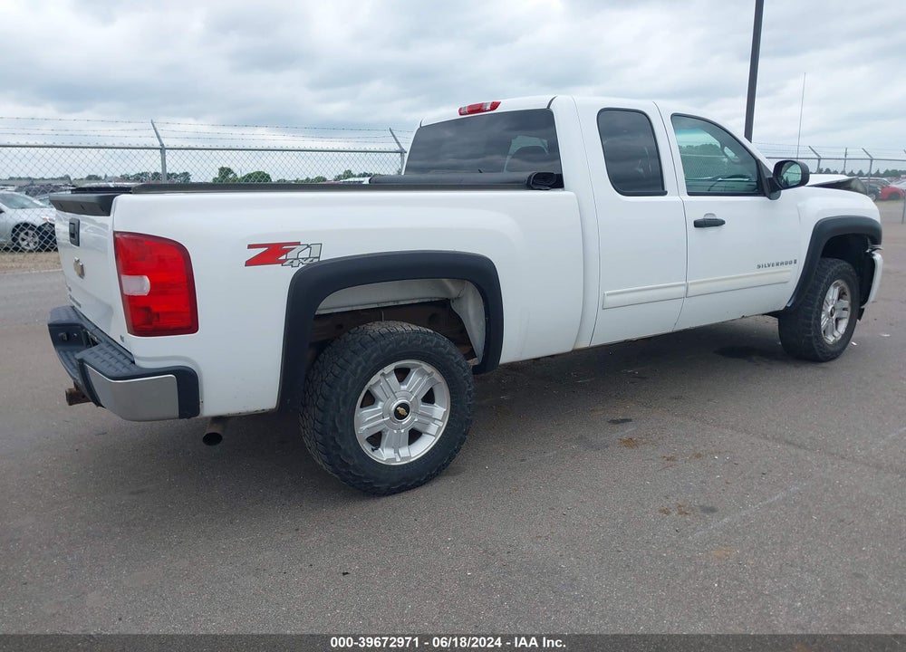 2009 CHEVROLET SILVERADO 1500 LT VIN: 1GCEK290X9Z116281