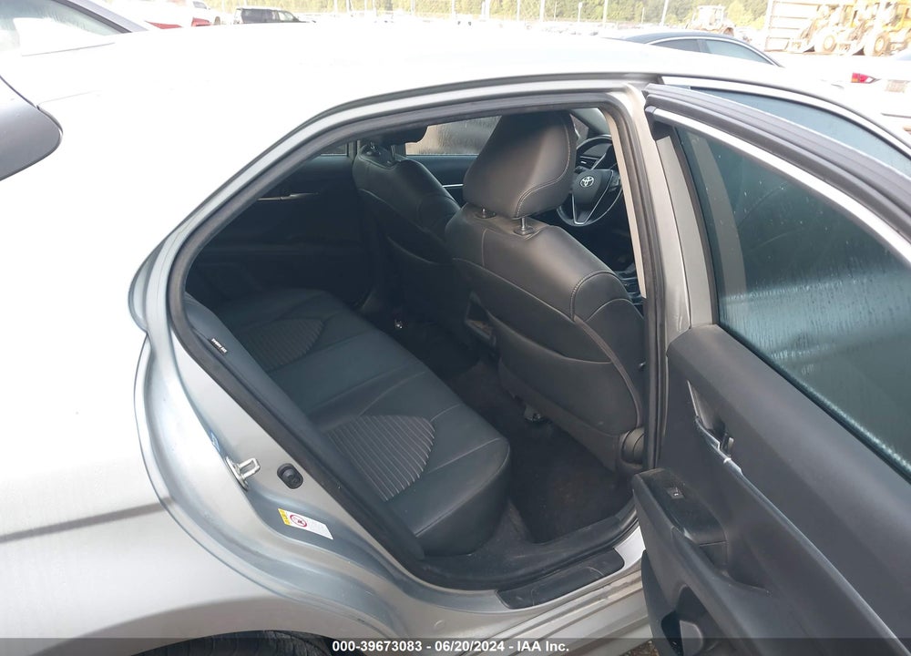 2019 TOYOTA CAMRY SE VIN: 4T1B11HK5KU200607