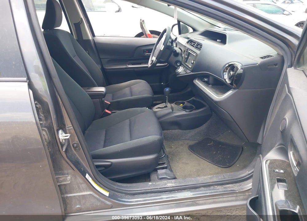 2015 TOYOTA PRIUS C TWO VIN: JTDKDTB32F1586936