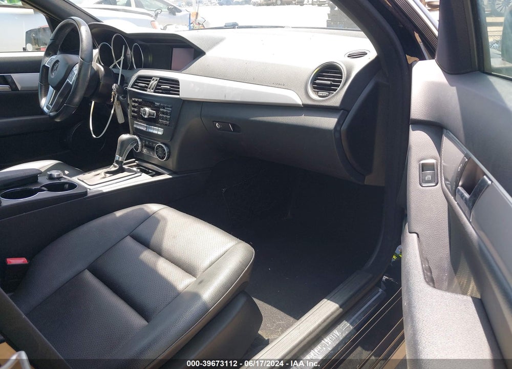 2014 MERCEDES-BENZ C 250 LUXURY/SPORT VIN: WDDGF4HB9EG254594