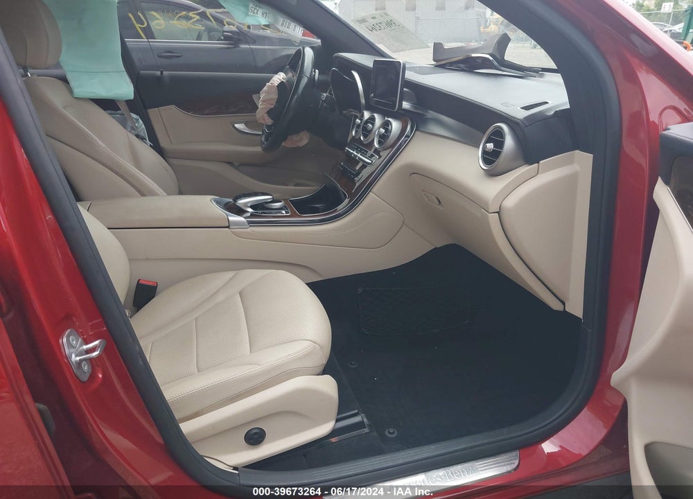 2017 MERCEDES-BENZ GLC 300 4MATIC VIN: WDC0G4KB0HF117646