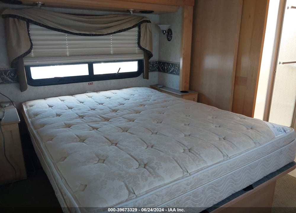 2005 FREIGHTLINER CHASSIS X LINE MOTOR HOME VIN: 4UZAAHDCX5CU55606