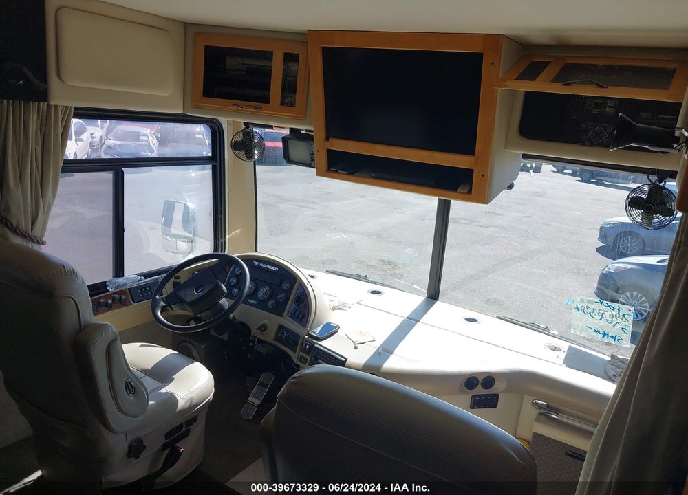 2005 FREIGHTLINER CHASSIS X LINE MOTOR HOME VIN: 4UZAAHDCX5CU55606