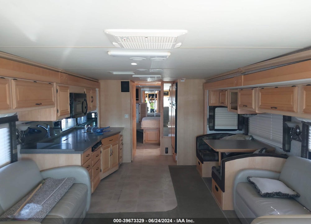 2005 FREIGHTLINER CHASSIS X LINE MOTOR HOME VIN: 4UZAAHDCX5CU55606