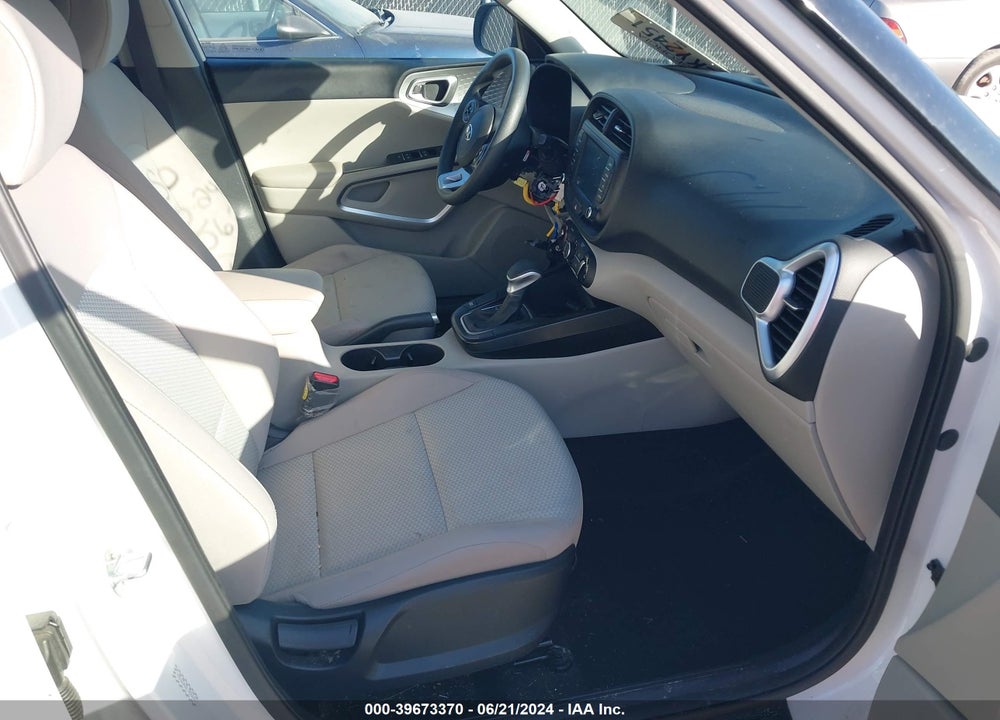 2020 KIA SOUL LX VIN: KNDJ23AU2L7035622