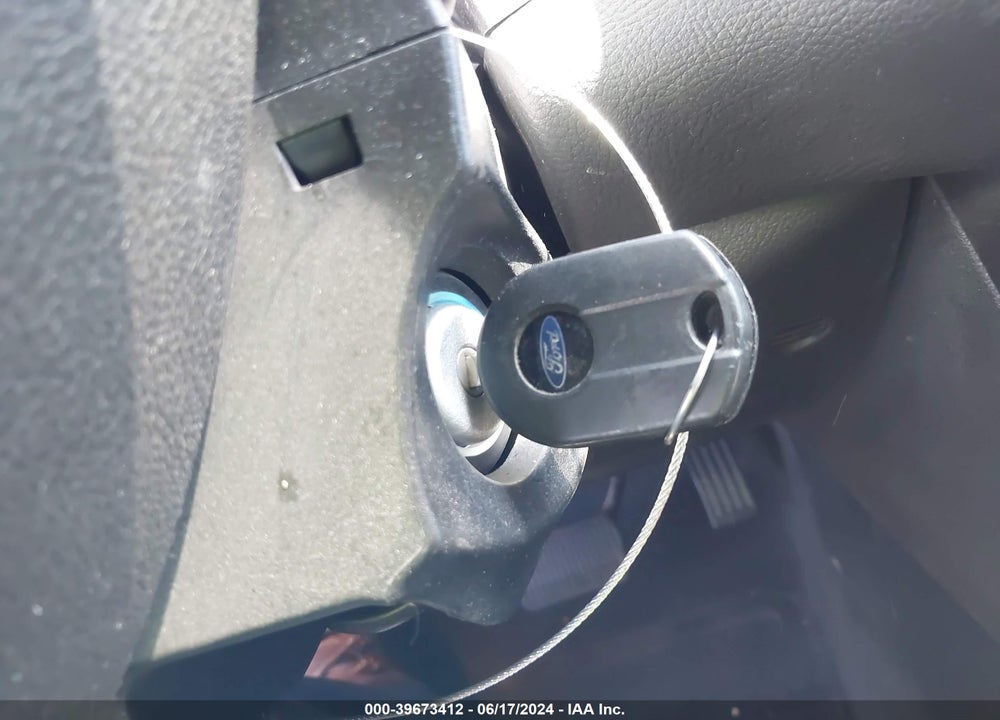 2018 FORD FOCUS SE VIN: 1FADP3K24JL230773
