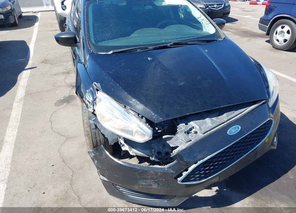 2018 FORD FOCUS SE VIN: 1FADP3K24JL230773