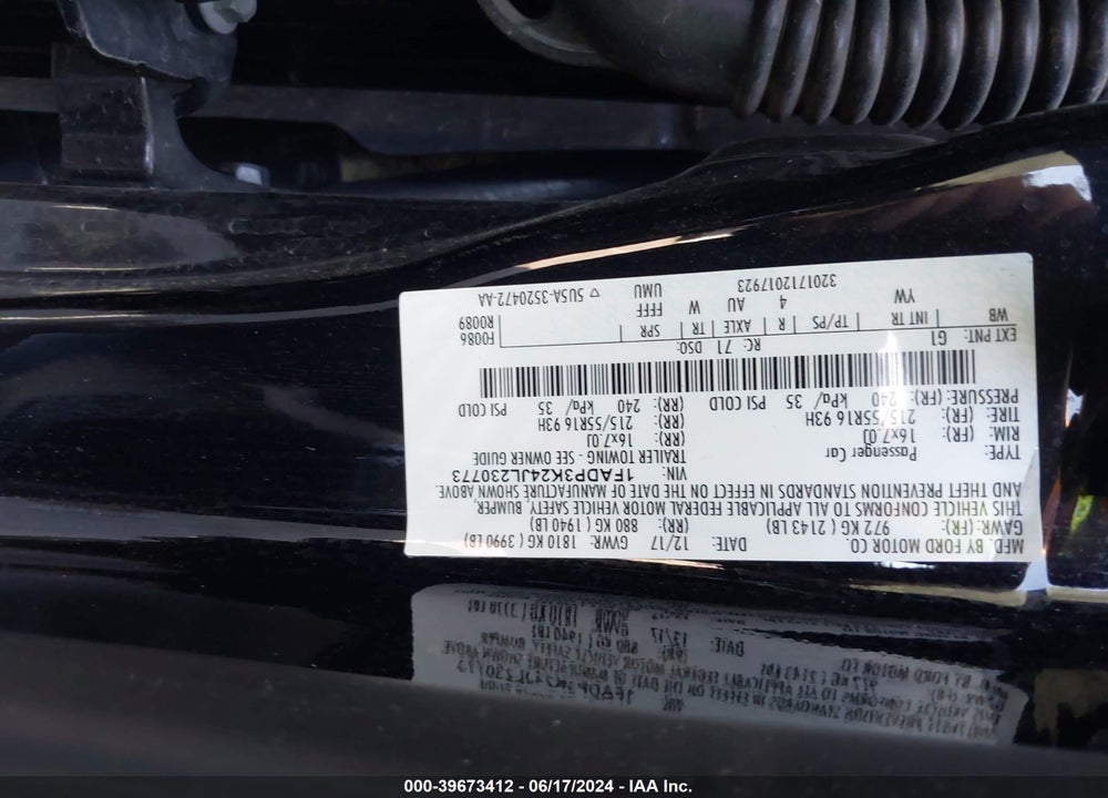 2018 FORD FOCUS SE VIN: 1FADP3K24JL230773