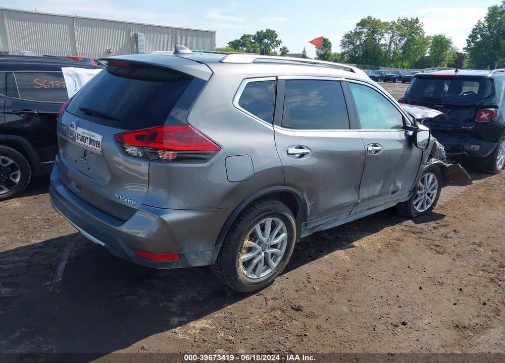 2018 NISSAN ROGUE SV VIN: KNMAT2MV4JP581931