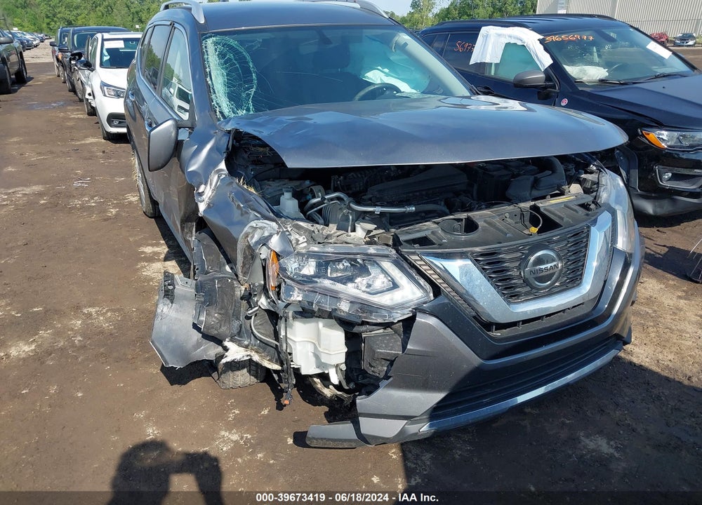 2018 NISSAN ROGUE SV VIN: KNMAT2MV4JP581931