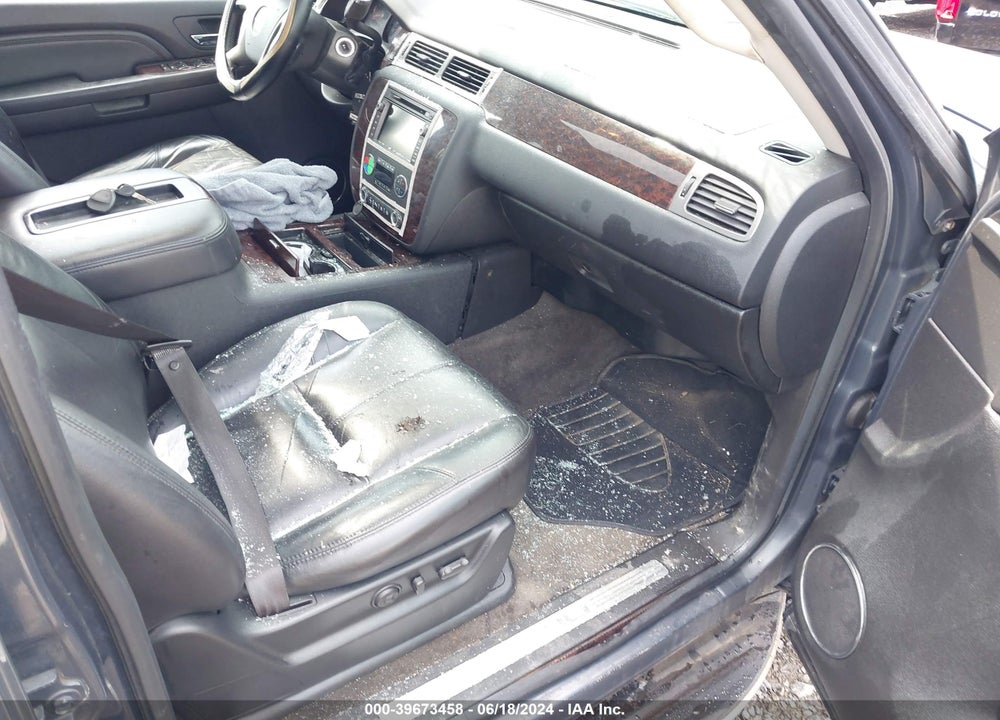 2008 GMC YUKON XL 1500 DENALI VIN: 1GKFK66868J197528