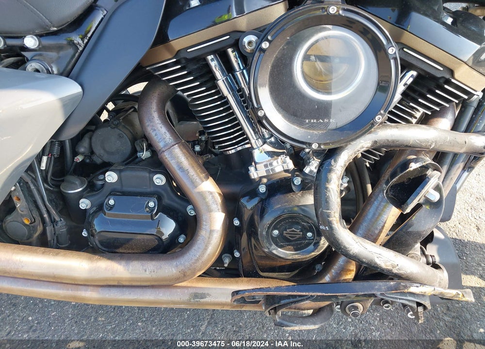 2022 HARLEY-DAVIDSON FLTRXST VIN: 1HD1ACL16NB637380