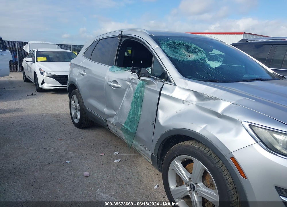2015 LINCOLN MKC VIN: 5LMCJ1A93FUJ47095