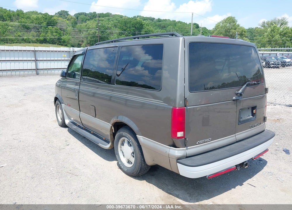 2001 CHEVROLET ASTRO LS VIN: 1GNEL19WX1B126261