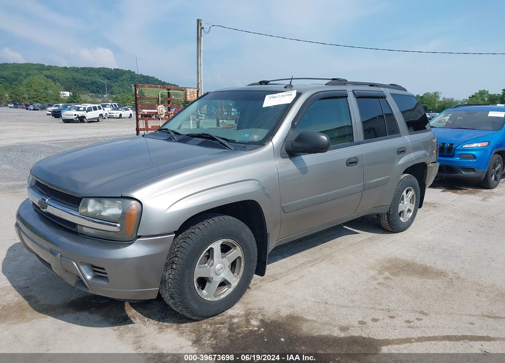2005 CHEVROLET TRAILBLAZER LS VIN: 1GNDT13S252155146