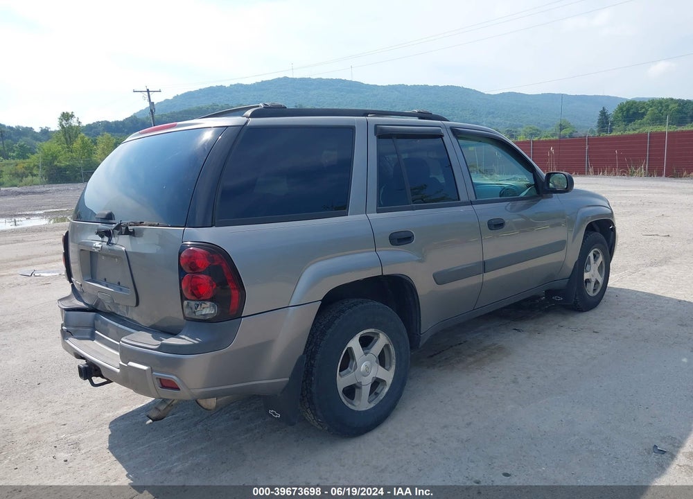 2005 CHEVROLET TRAILBLAZER LS VIN: 1GNDT13S252155146
