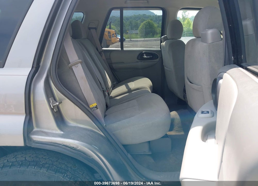 2005 CHEVROLET TRAILBLAZER LS VIN: 1GNDT13S252155146