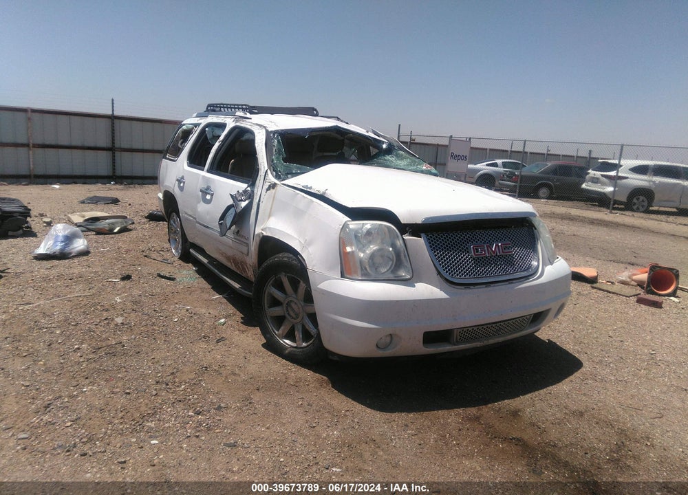 2011 GMC YUKON DENALI VIN: 1GKS2EEF2BR218490