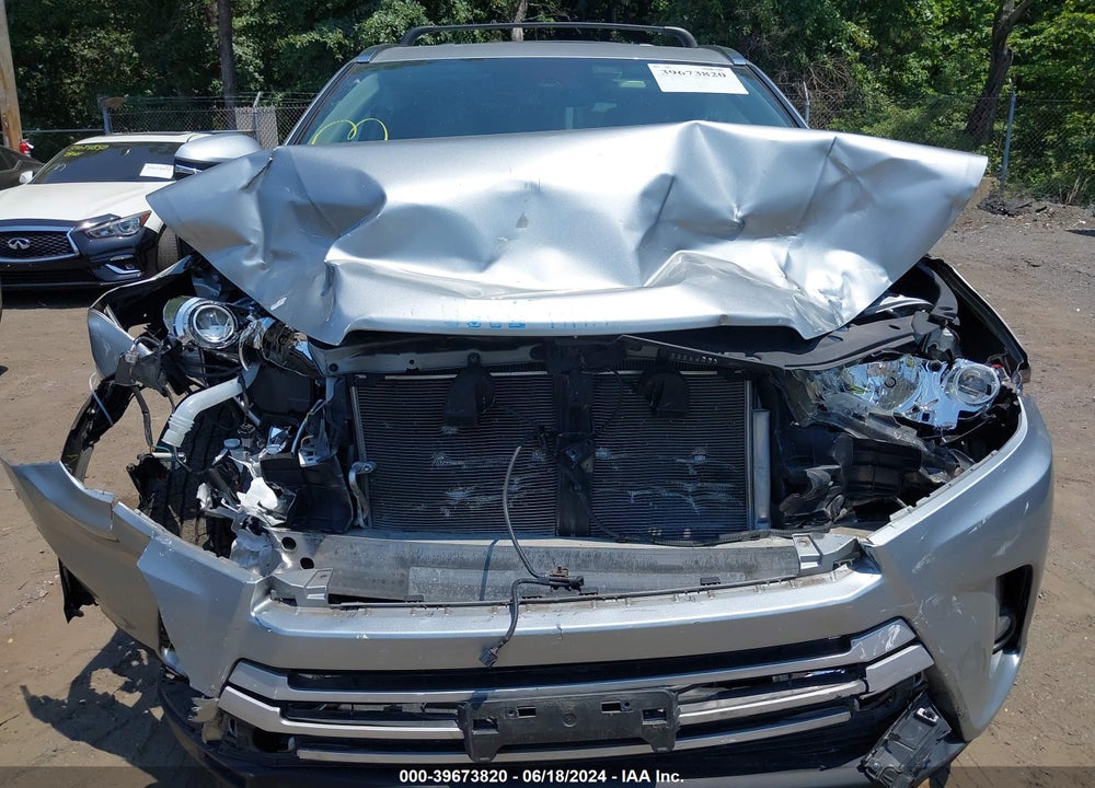 2019 TOYOTA HIGHLANDER XLE VIN: 5TDJZRFH0KS571760
