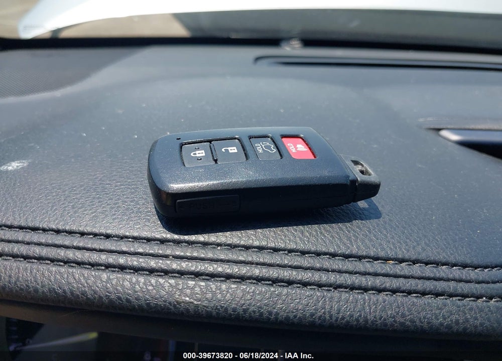 2019 TOYOTA HIGHLANDER XLE VIN: 5TDJZRFH0KS571760