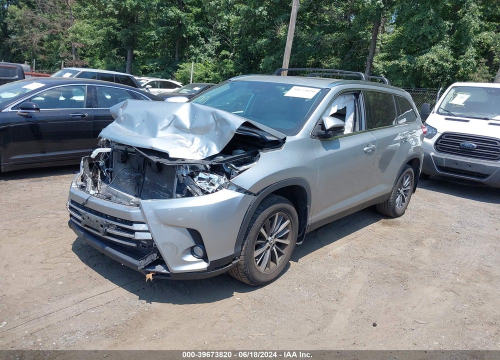 2019 TOYOTA HIGHLANDER XLE VIN: 5TDJZRFH0KS571760