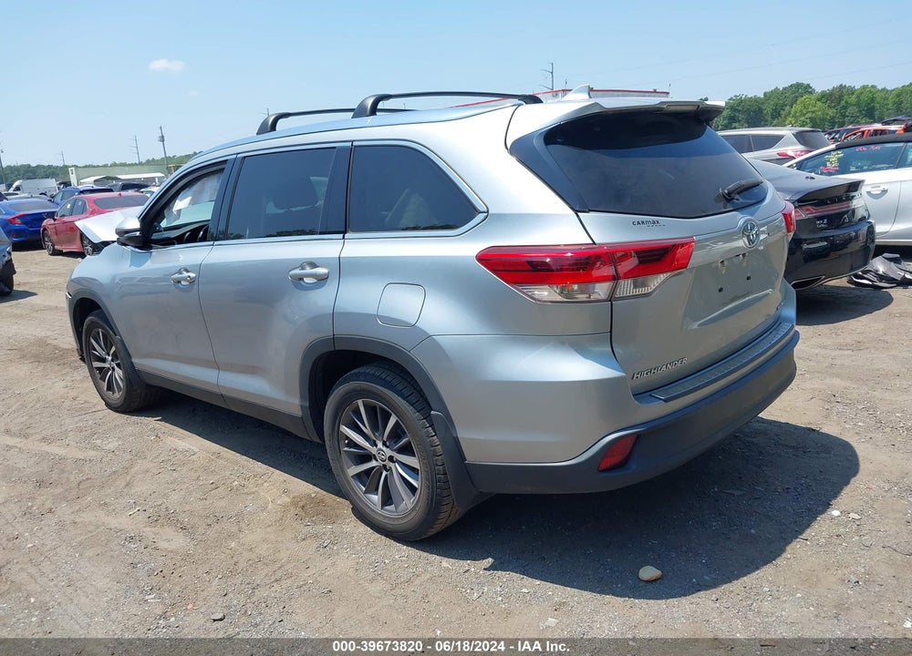 2019 TOYOTA HIGHLANDER XLE VIN: 5TDJZRFH0KS571760