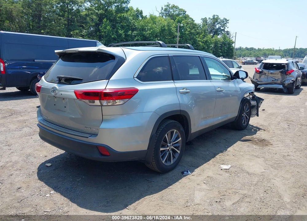 2019 TOYOTA HIGHLANDER XLE VIN: 5TDJZRFH0KS571760