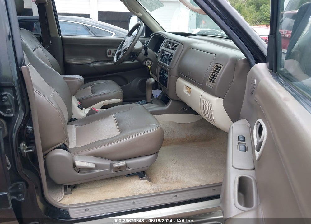 2001 MITSUBISHI MONTERO SPORT XLS VIN: JA4LS31H11P030270