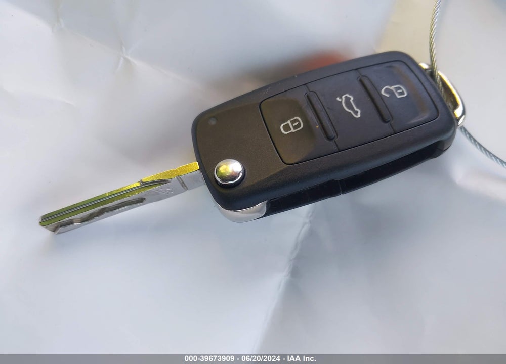 2014 VOLKSWAGEN GTI VIN: WVWGD7AJ0EW007344