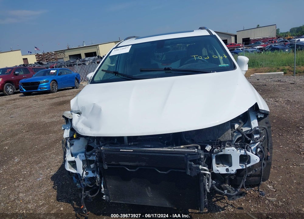 2018 CHRYSLER PACIFICA TOURING L PLUS VIN: 2C4RC1EG1JR353753