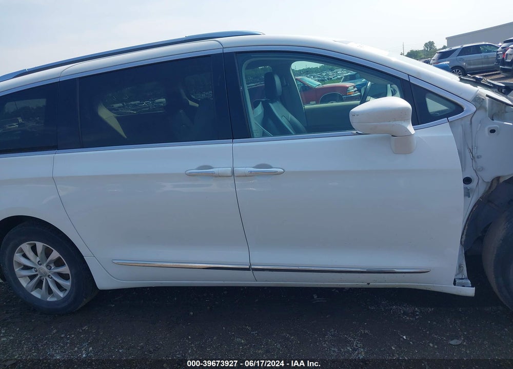 2018 CHRYSLER PACIFICA TOURING L PLUS VIN: 2C4RC1EG1JR353753